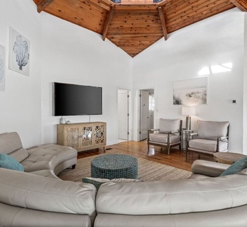 Belaire Bungalow