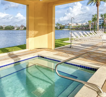 Carillon Inn 515