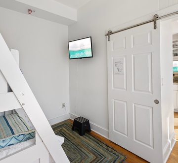 Carillon Market 305