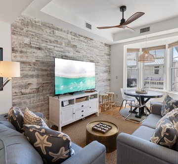Carillon Market 305