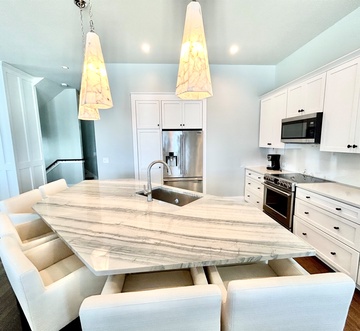 330 Beachside Dr