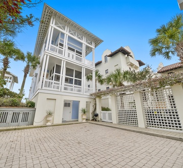Shangri-La at Carillon Beach