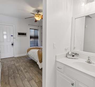 Carillon Inn 313