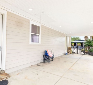 122 Kelly St