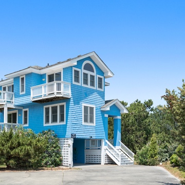 M863: Holiday House