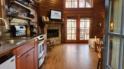 Village of Cheshire Cabins - Woodpecker's Hollow 3