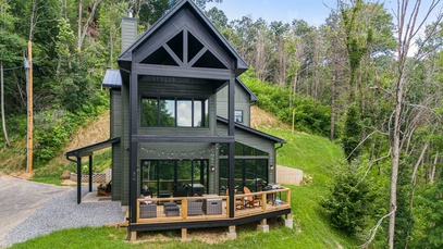 Serenity Peak Lodge 3