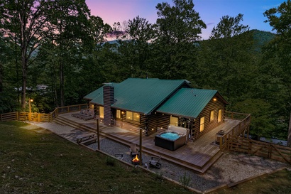 Modern Mountainside Cabin