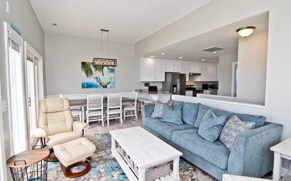 Dolphin Watch East 6