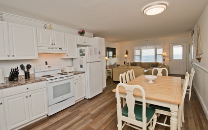 Captain's Quarters East 8