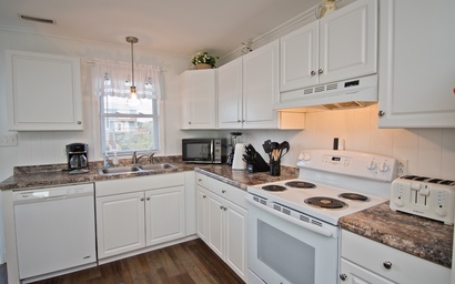 Captain's Quarters East 7