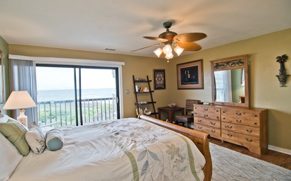 Queens Court 1204 10