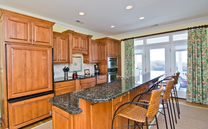 Carriage House At Water's Edge 9