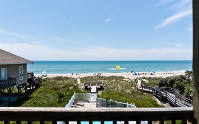 Susie's Ocean Retreat East (formerly Footprints East) 3