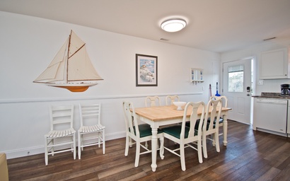 Captain's Quarters East 9