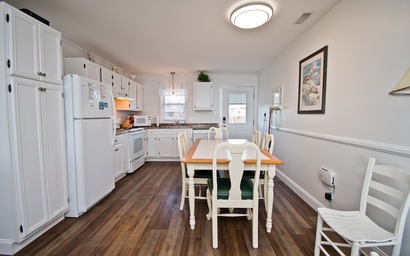 Captain's Quarters West 8