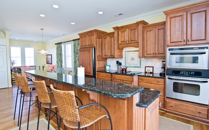 Carriage House At Water's Edge 10