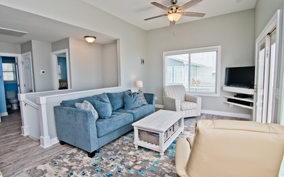 Dolphin Watch East 9