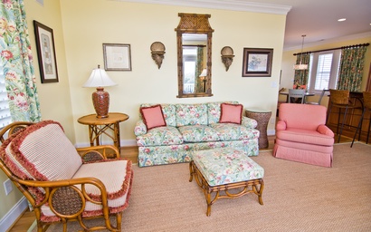 Carriage House At Water's Edge 4