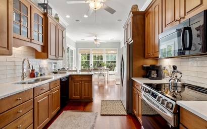 253 Governors Drive 6