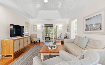 1016 Sparrow Pond Cottage