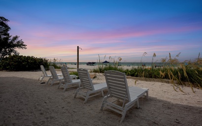 Coconuts Beachfront #107