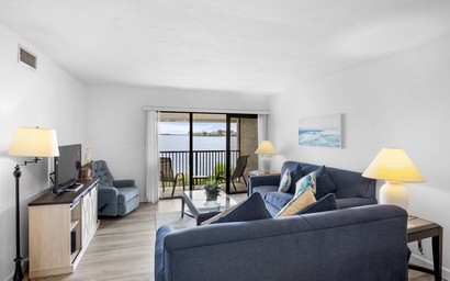 Dolphin Baycation at Runaway Bay