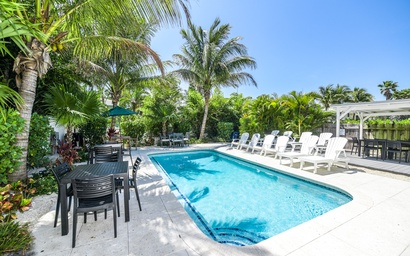 Barefoot by the Bay at Bayside Bungalow