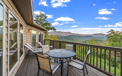 Misty Mountain Chalet 2