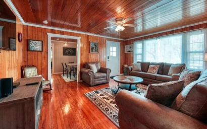 Gatlinburg's Cozy Rose 5