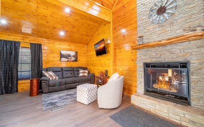 Cabin on the Creek 2