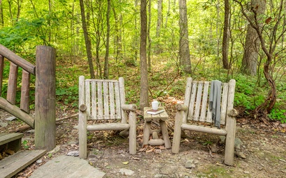 Lazy Bear Lodge 3