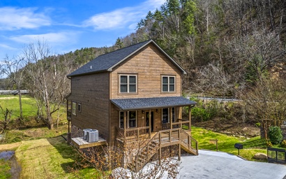 Cabin By The Creek 4