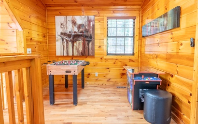 Cabin on the Creek 4