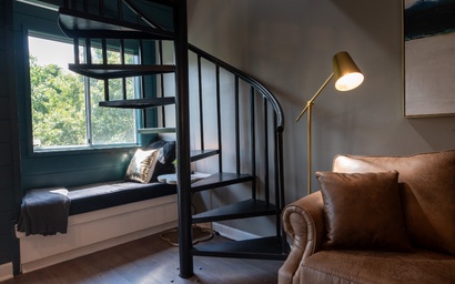 Enchanted Treehouse Hideaway 4