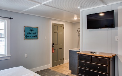 TH04: Sailfish Room 5