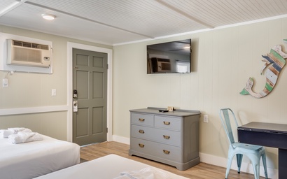 TH14: Sheepshead Room 3