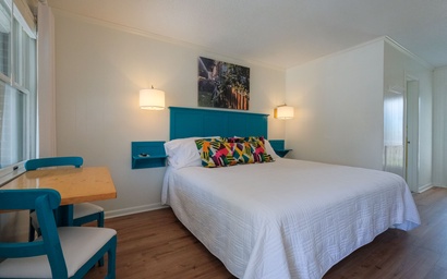 BS Room 6: King Room 2