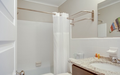 TH29: Kitty Hawk Bay Room 3