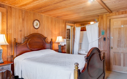 BB06: Katie's Room 3