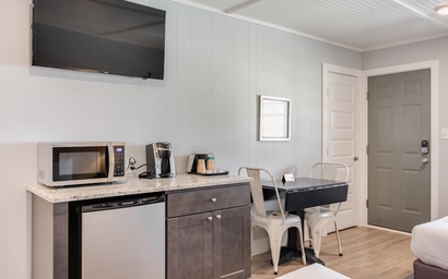 TH29: Kitty Hawk Bay Room 2