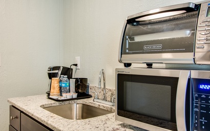 TH08: White Marlin Room 5