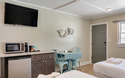 TH28: Colington Creek Room 3