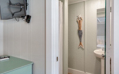 TH07: Blue Marlin Room 5