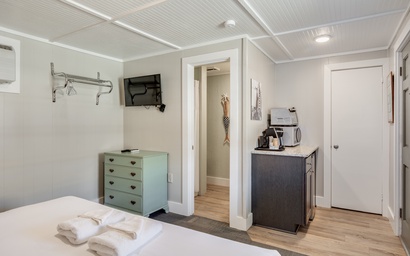 TH07: Blue Marlin Room 2