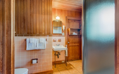 BB04: Billy's Room 6