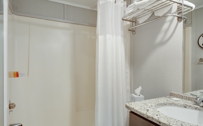 TH14: Sheepshead Room 5