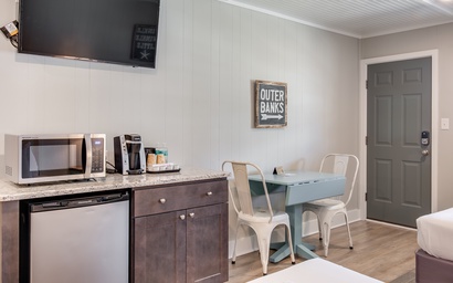 TH24: Oregon Inlet Room 4