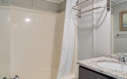 TH15: Pompano Room 4