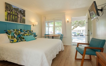 BS Room 5: King Room 2